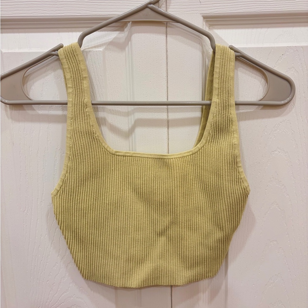 Babaton Aritzia Ribbed Crop Tank Top Yellow Size Small